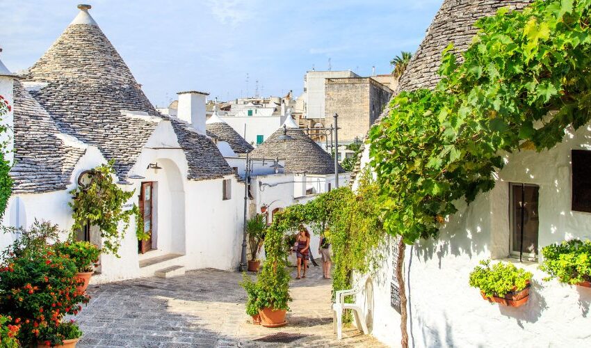 Vicoletti tra i trulli di Alberobello