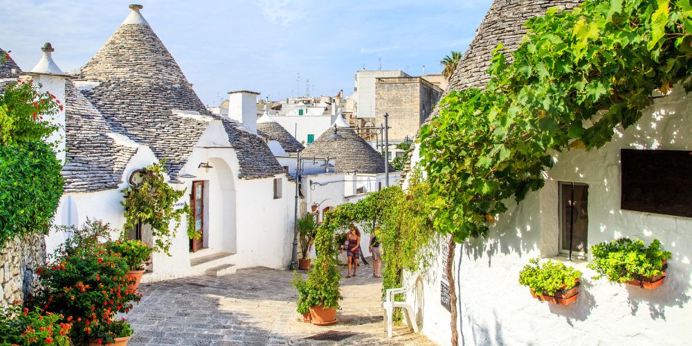 Vicoletti tra i trulli di Alberobello