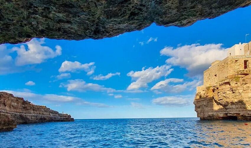 Foto da una grotta di Polignano a Mare