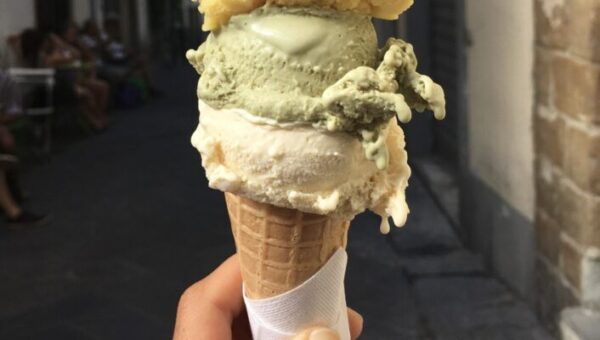 Degustazione gelato artigianale durante il tour