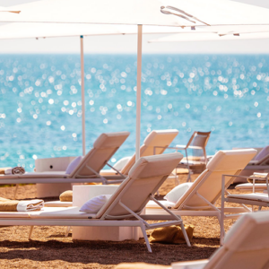 Ombrelloni e Lettini sulla Spiaggia del Lido Pettolecchia