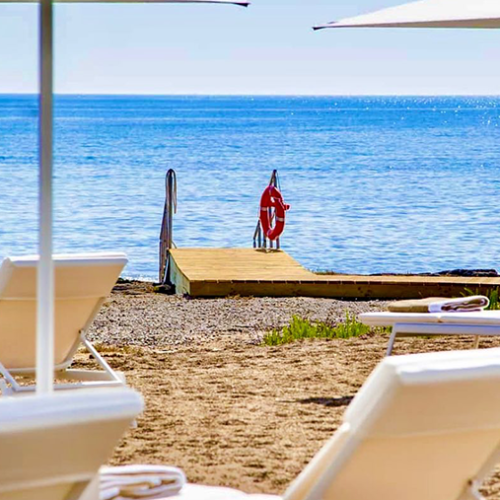 Vista del mare e del pontile del Lido Pettolecchia