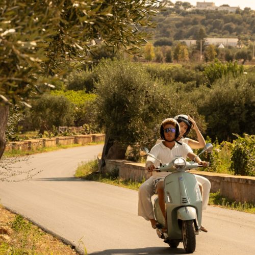 Vista panoramica delle campagne durante un Vespa tour da Polignano a Mare